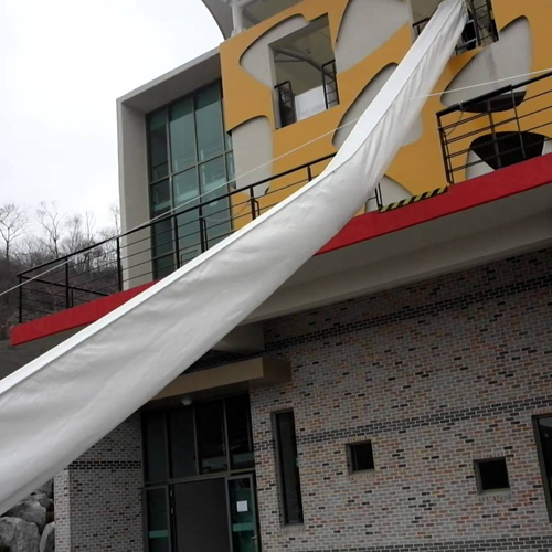 경사강하식 구조대 이미지